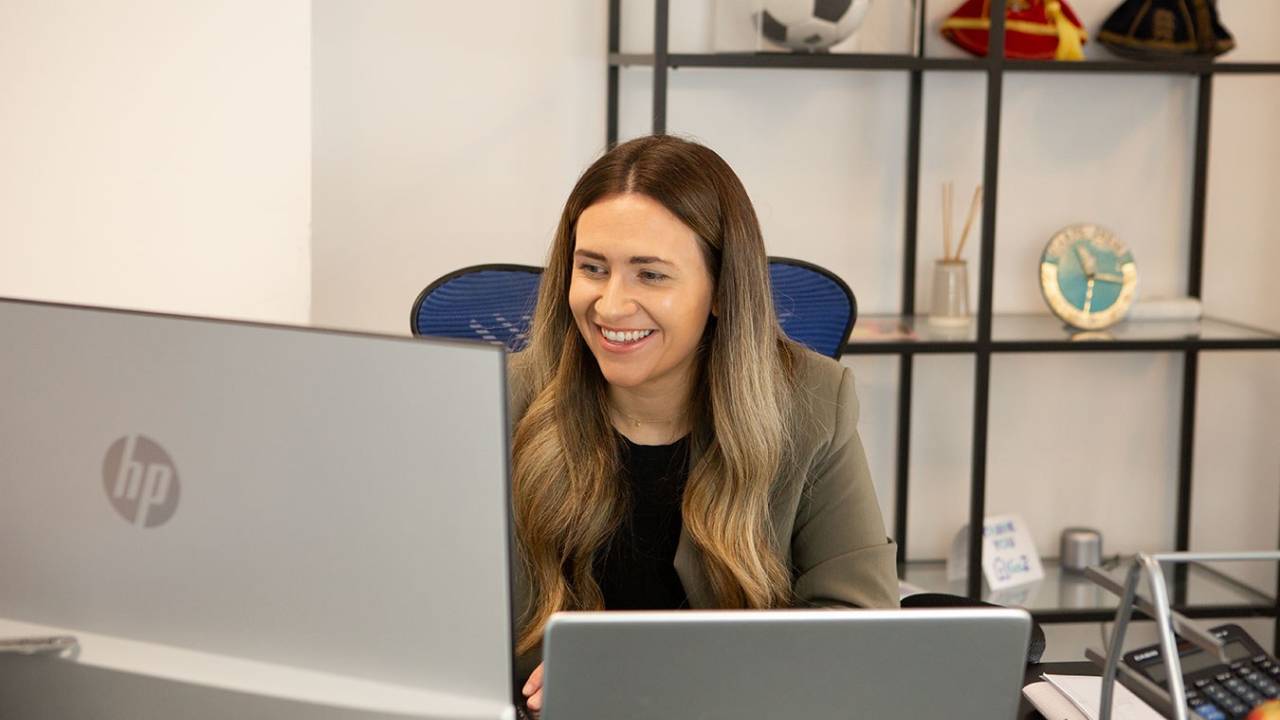 Laonie at her computer